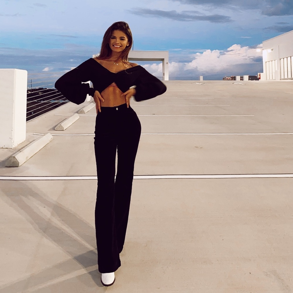 Meet your Posher, Tya